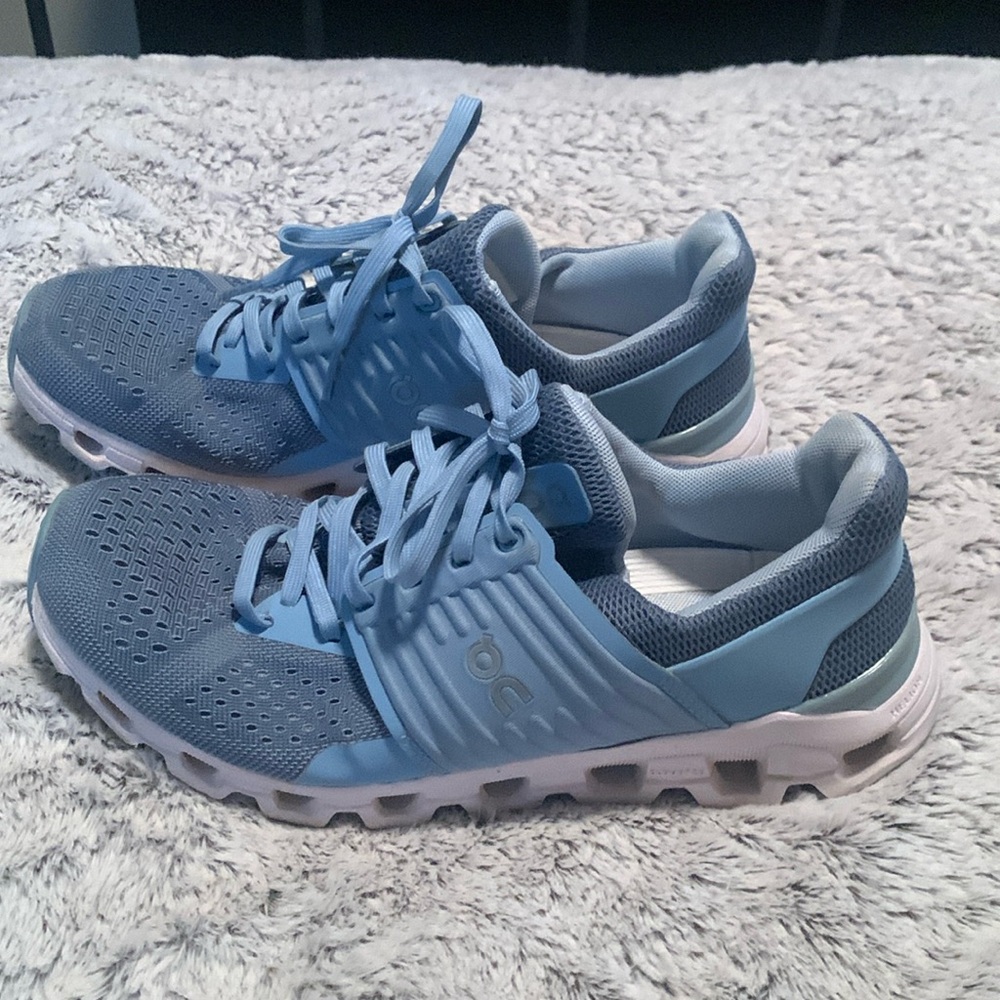 On Cloud barely used